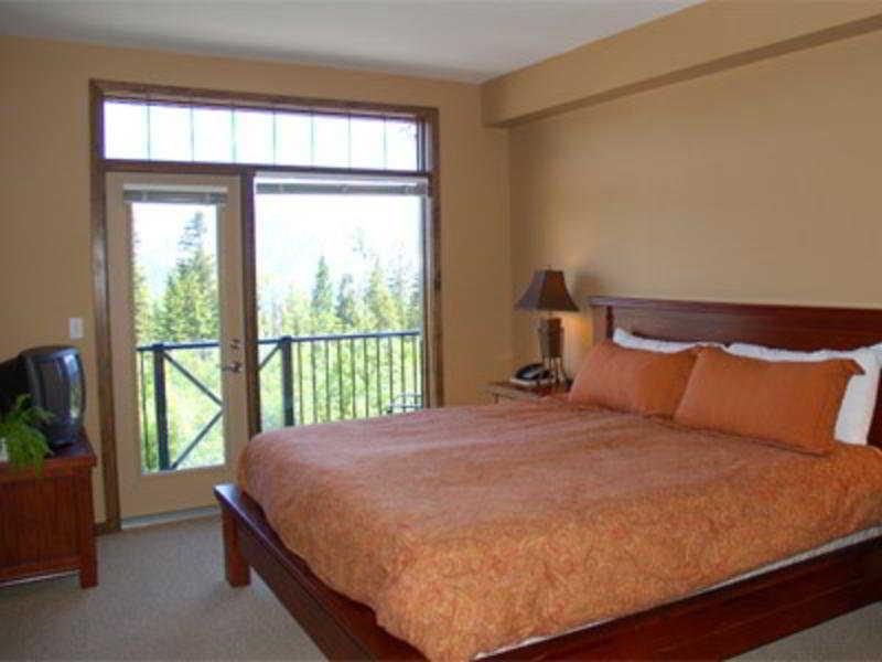 Glacier Mountaineer Lodge Golden Quarto foto